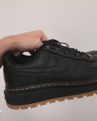 Nike Air Force 1 Luxe nere