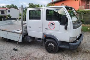 camioncino casonato Nissan cabstar 