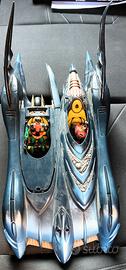 Batmobile con Batman e Robin 