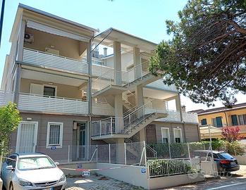 Lido di Savio-Trilocale con grande balcone e clima