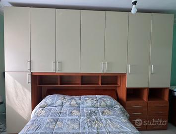 Camera da letto matrimoniale completa in legno