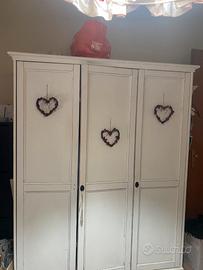 Armadio di legno ler cameretta