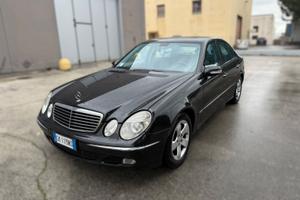 MERCEDES E220 2004 12 MESI DI GARANZIA 