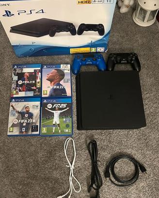 PS4 Slim 1TB + 2 Controller + 4 Giochi
