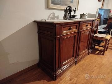 CREDENZA IN NOCE TOSCANA DEL XVIII SECOLO
