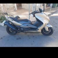 Yamaha tmax 