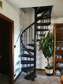 Scala a chiocciola in ferro