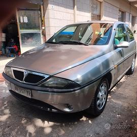 Lancia Y 1.2 16v 86 hp anno 1997
