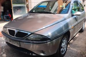 Lancia Y 1.2 16v 86 hp anno 1997
