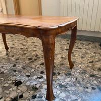 Tavolino da salotto vintage in legno intaglito