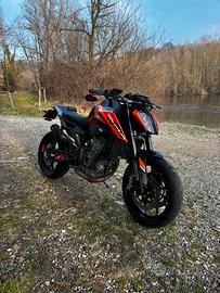 Ktm duke 790L 2023