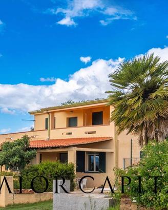 Posada | Casa colonica con terreno di 10.000 mq e