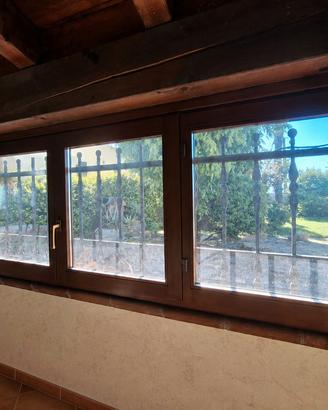 2 Grandi finestre in legno complete di telaio