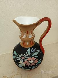 Brocca in ceramica dipinta a mano