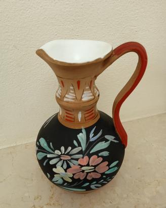 Brocca in ceramica dipinta a mano