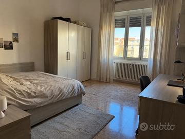 Camera con letto matrimoniale libera da subito
