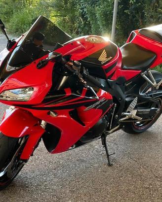 CBR 1000 RR 
