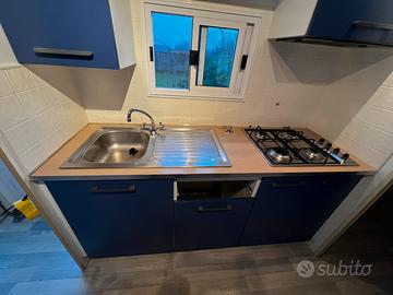 Top cucina con lavello e fornello