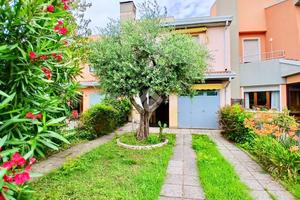 VILLA A SCHIERA A VO'