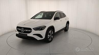MERCEDES-BENZ GLA 200 d automatic