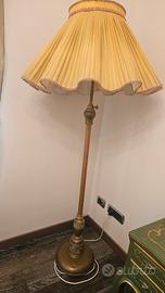 lampada da terra  in bronzo 