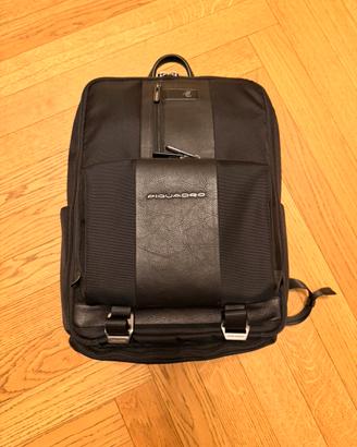 Zaino Piquadro nero porta PC in tessuto e pelle