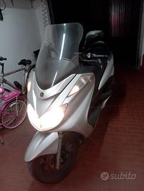 Yamaha majesty 400