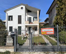 Villa singola con giardino