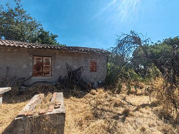 Fabbricato urbano con terreno a Mascalucia