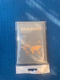 Porta passaporto in pelle