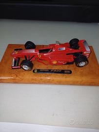 modellino Ferrari F300 Schumacher