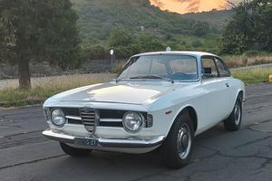 alfa romeo GT 1300 del 69"
