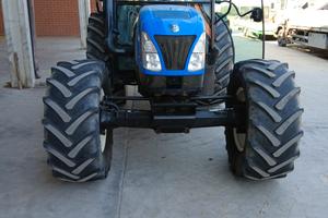 New holland TN85SA