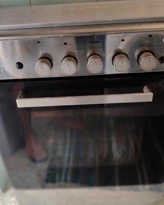 Cucina a gas con forno a gas ventilato