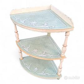 Angoliera cantonale a giorno dipinta e decorata