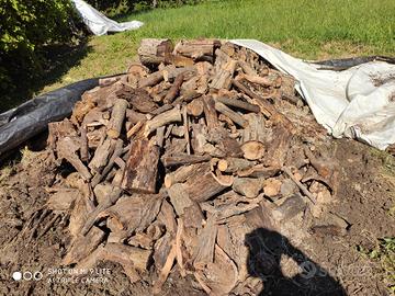 Legna da ardere 10€/quintale.