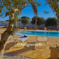 arredo piscina in Pietra - Tufo naturale