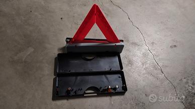 Triangolo emergenza e valigetta con luci Daewoo