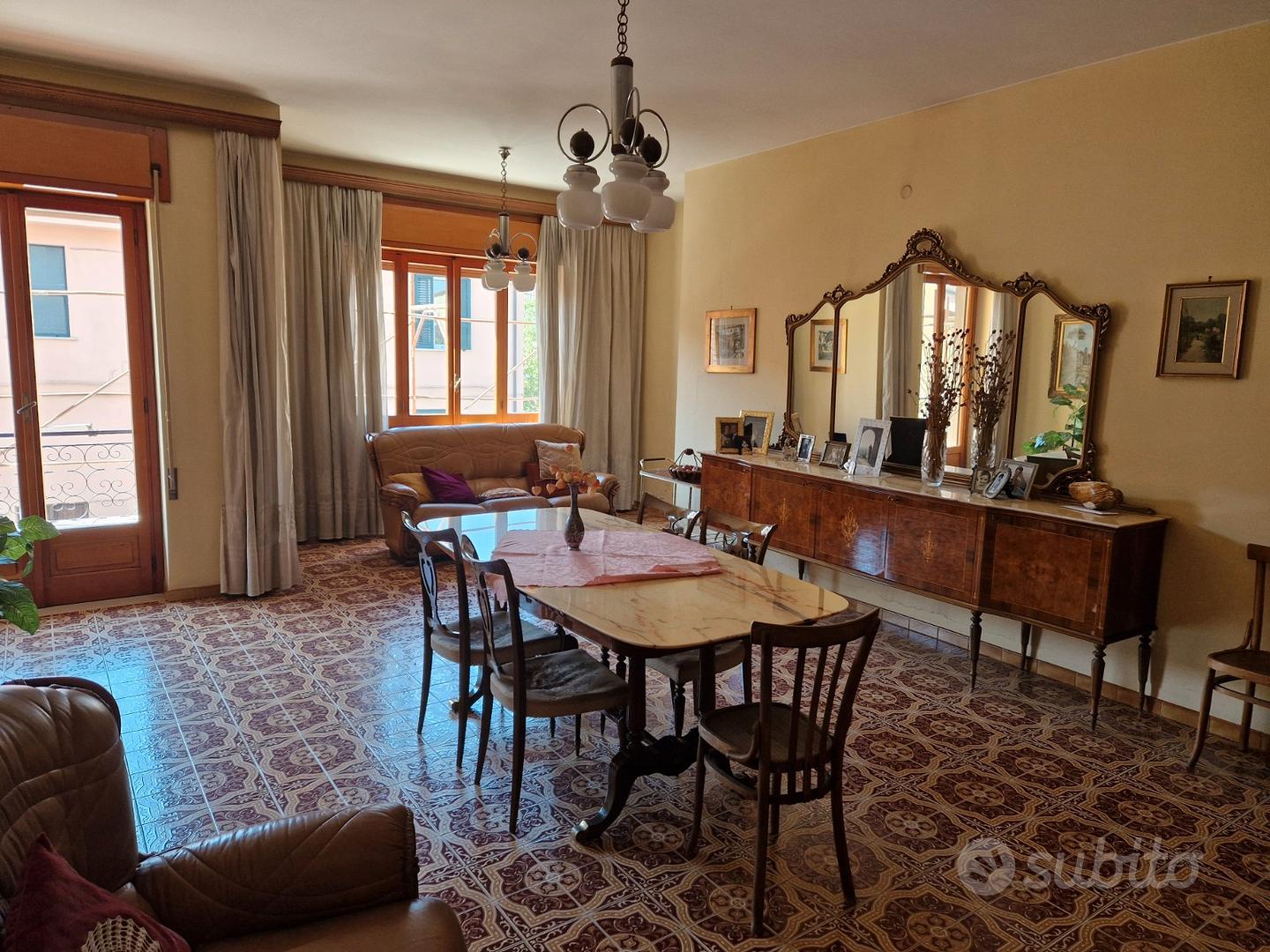 5-Zimmer-Wohnung, 165 m²