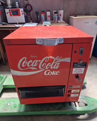 frigorifero a pozzetto coca cola