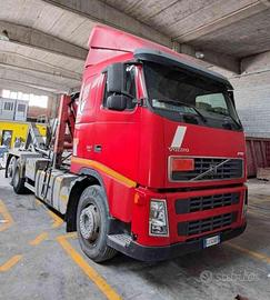 VOLVO FH 380 gru e scarrabile