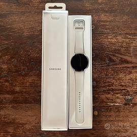 Samsung Galaxy Watch 5 silver 44mm Nuovo