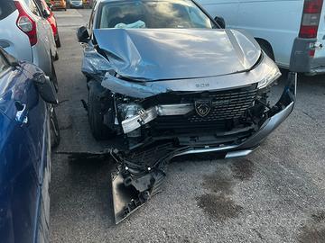 Peugeot 308 130cv S&S allure pack INCIDENTATA
