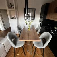 Sedia da bar in velluto Westwing