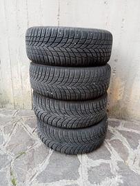 n.4 pneumatici invernali VW T-ROC misura 215/55R17