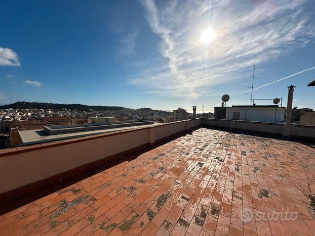 Ultimo piano panoramico con terrazza