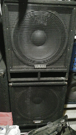 Subwoofer yamaha sw118IV