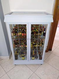 Vetrina Con Bottiglie Collezione