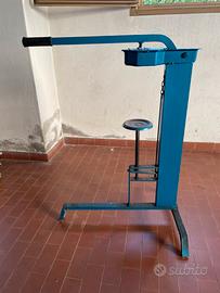 Tappatrice per tappi in sughero