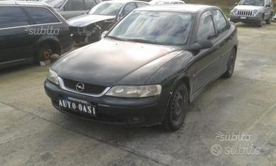 Opel Vectra 2.0 td 00 per Ricambi